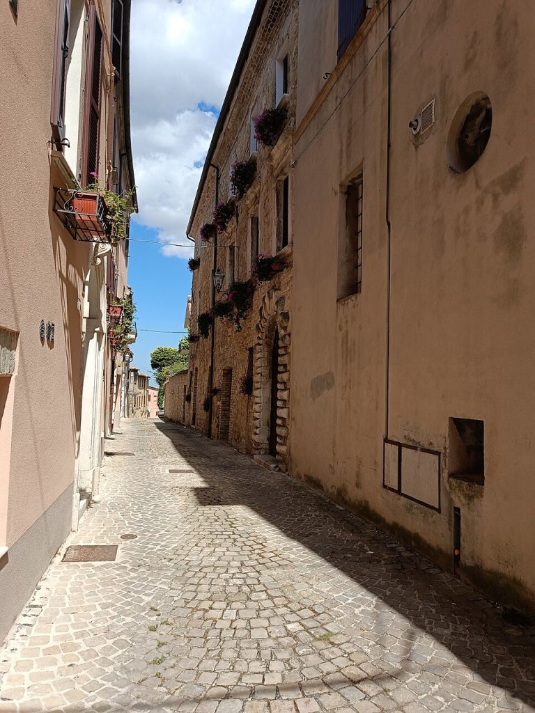 Vicoli di Cingoli - Foto Viaggiamocela - Wikimedia Commons,  CC BY-SA 4.0