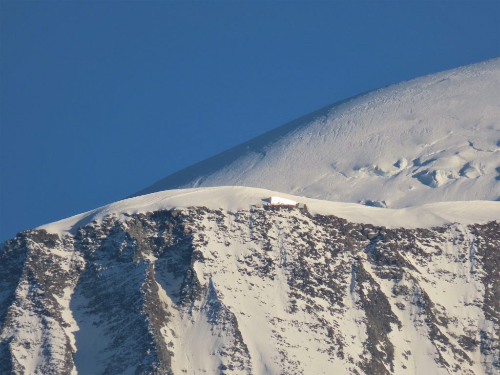 Il vecchio rifugio del Goûter. Foto Wikimedia Commons