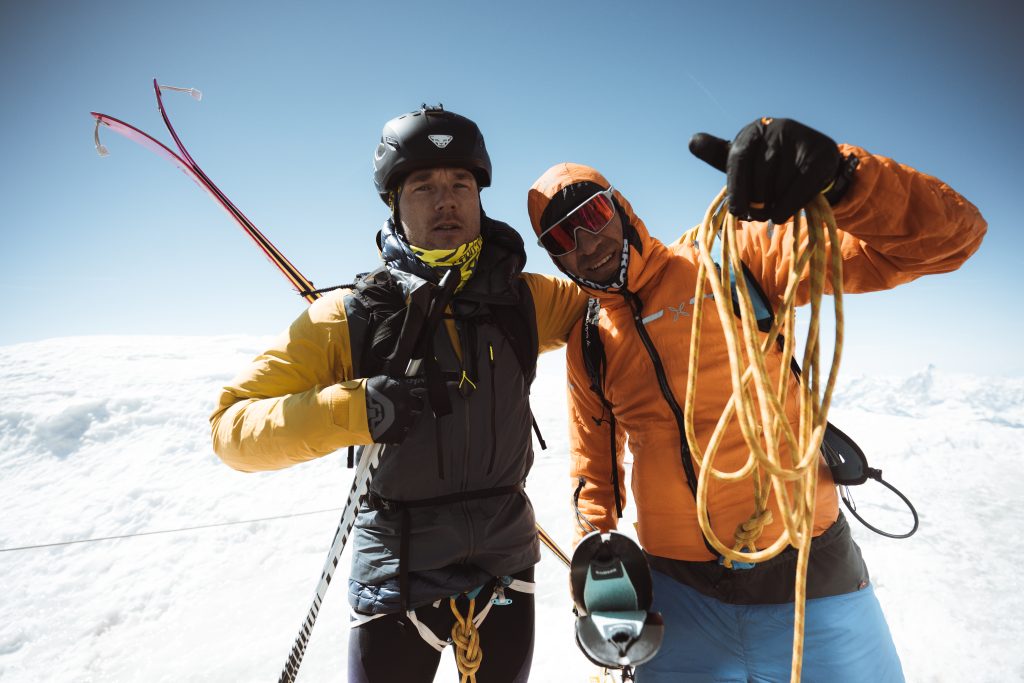 Jocelyn Verdenal con Franco Collé verso Capanna Margherita. Foto humbl cycles/Lukas Dubach