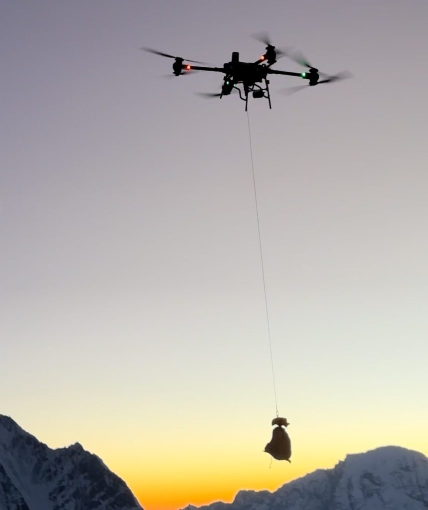 Drone verso campo base Everest. Foto Airlift Technologies