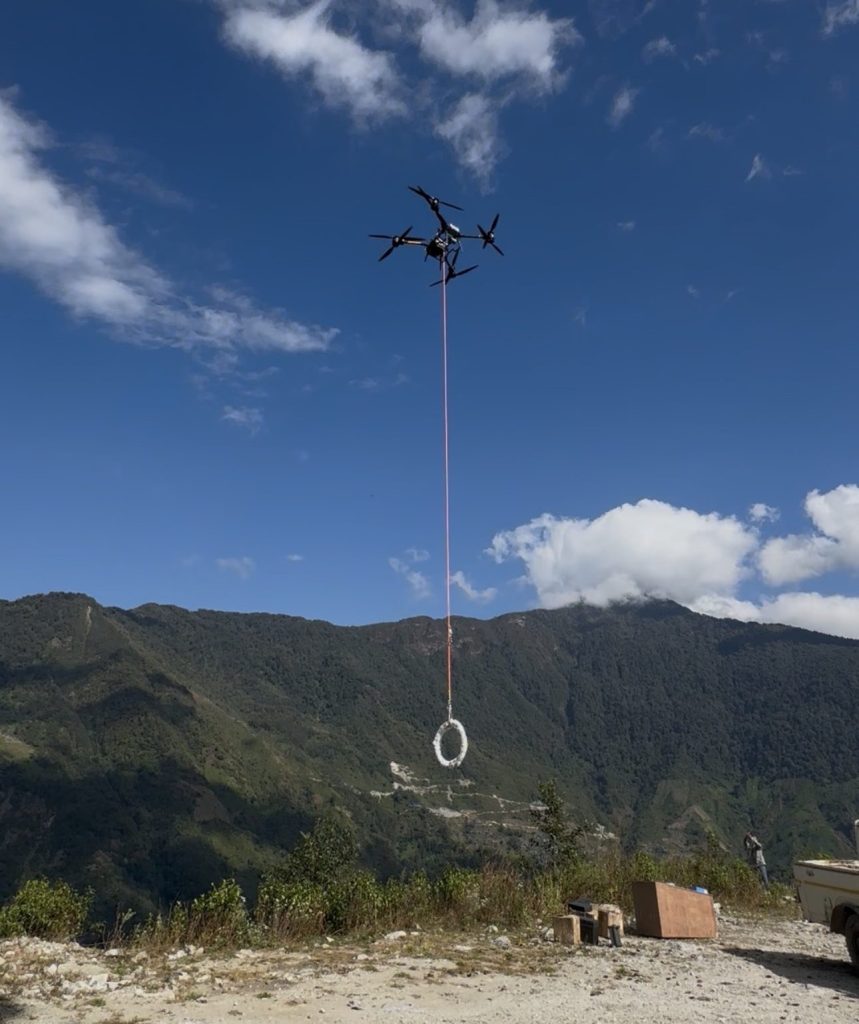 Drone verso campo base Everest. Foto Airlift Technologies