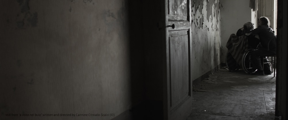 Frame da "A volte nel buiio"