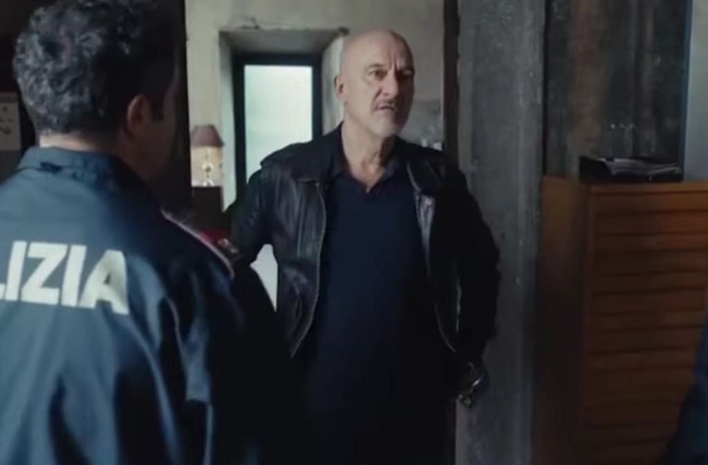 Frame dal trailer di "Uno sbirro in Appennino"