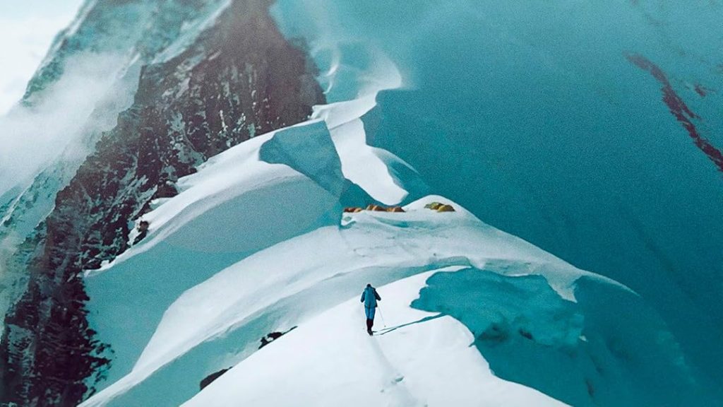 Frame da "Path to Everest"