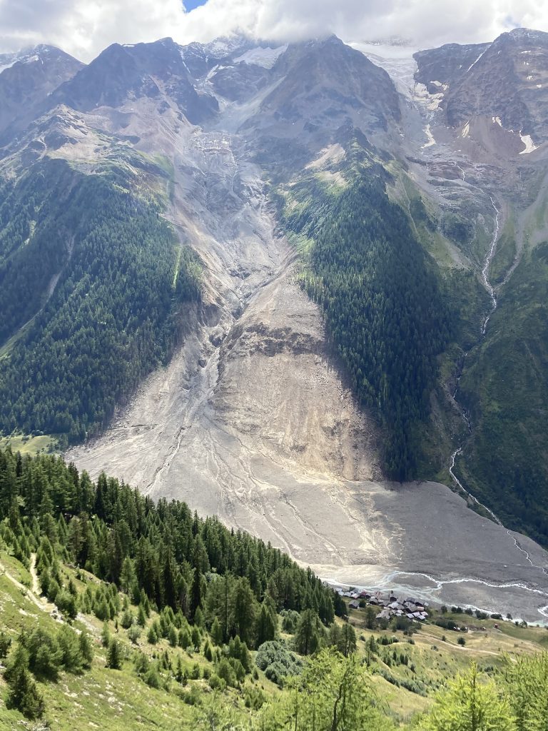 Blatten dopo il crollo - Foto Beat Ruest - Wikimedia Commons, CC BY 4.0