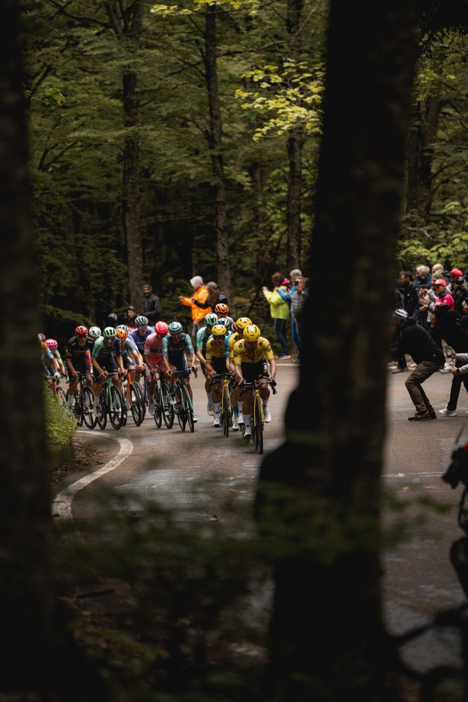Momenti di Giro. Foto Facebook Giro d