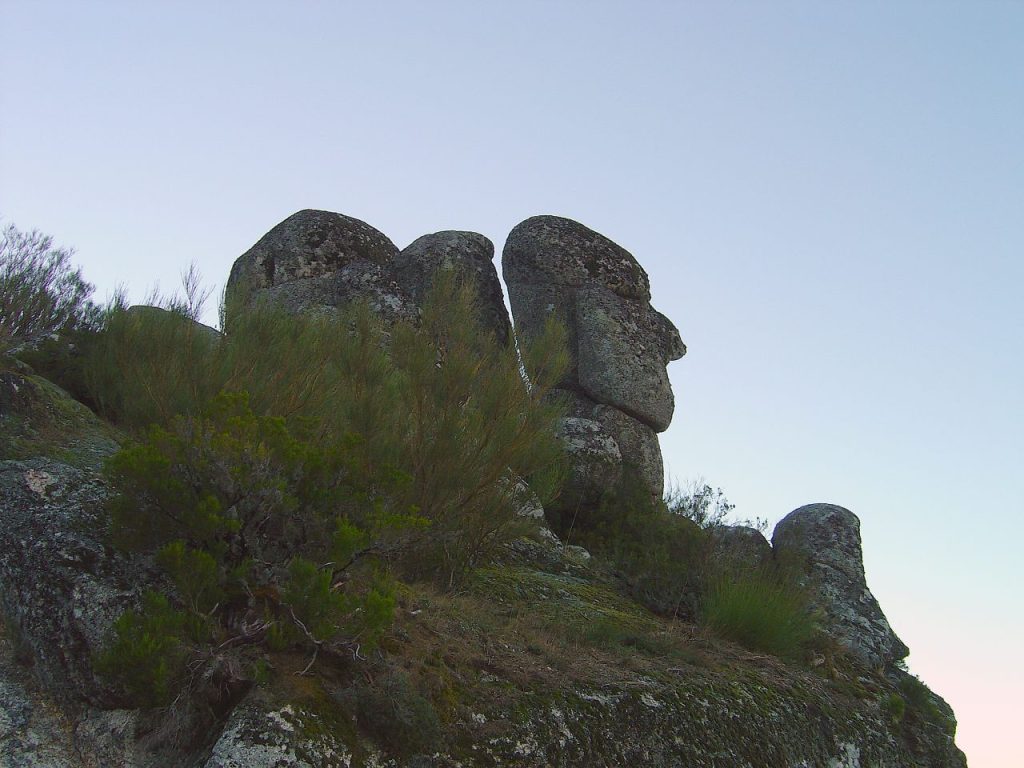 Cabeça do Velho - Foto Vitor Oliveira from Torres Vedras, PORTUGAL - Cabeça do Velho - Serra da Estrela - Wikimedia Commons, CC BY 2.0