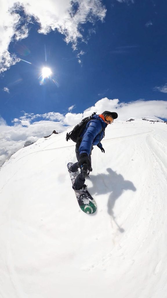 Elbrus snowboarding