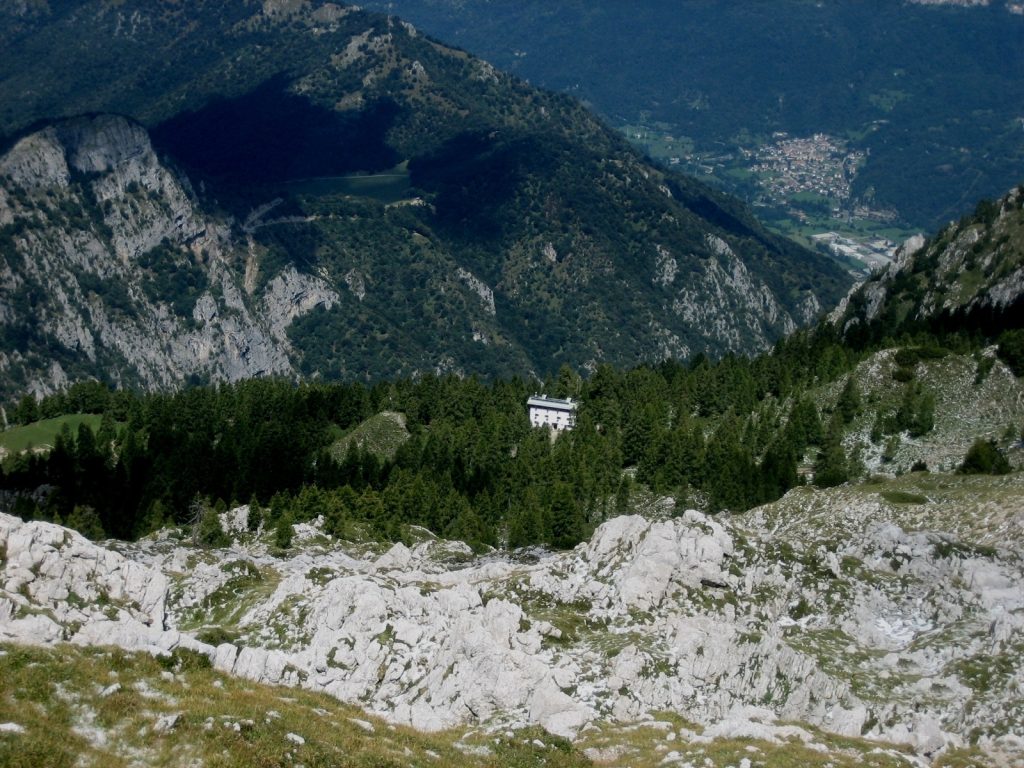 Rifugio Bogani - Foto  GianClaudio Ferraroli - Archivio Pietro Pensa - Wikimedia Commons, CC BY-SA 3.0