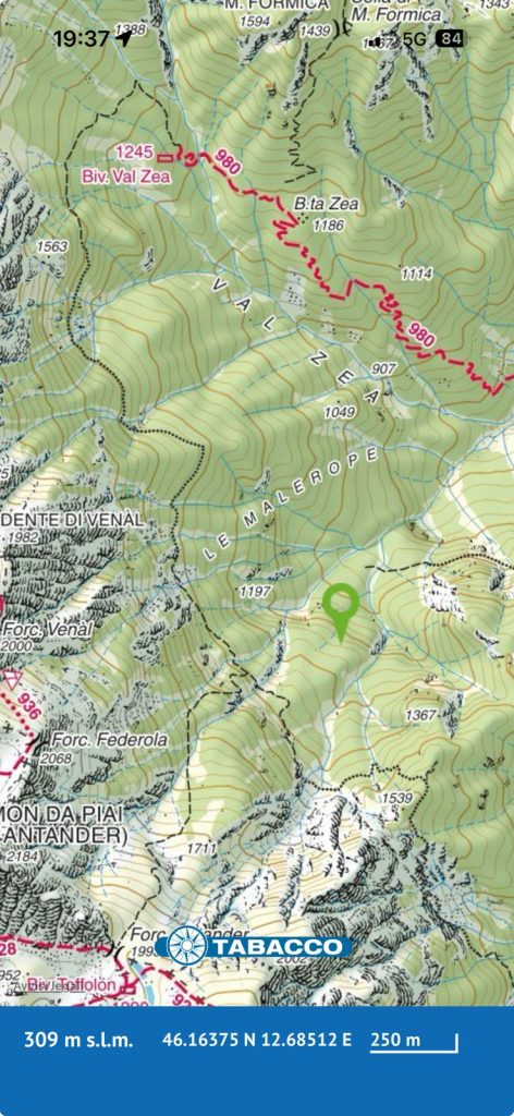Il punto del ritrovamento indicato su una cartina aggiornata, dove oggi non compare più il sentiero