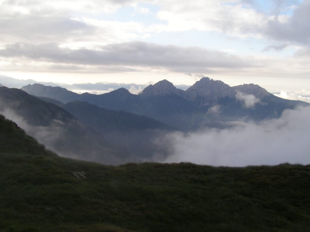 Val di Scalve, vista dal rifugio - Foto Nicola Fotonico - Wikimedia Commons, CC BY-SA 4.0