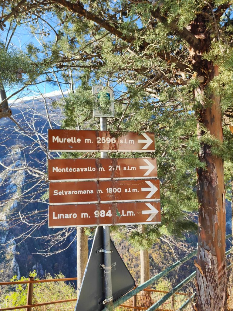 Segnaletica in loc. Balzolo di Pennapiedimonte (CH)