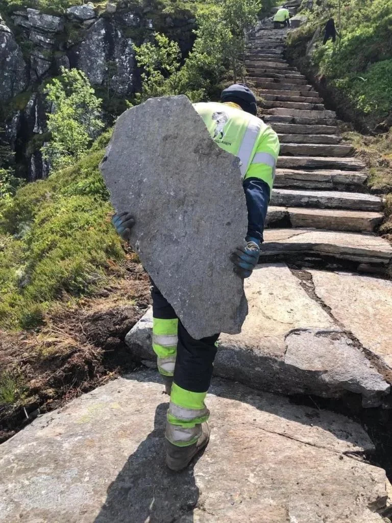 Al lavoro sui sentieri norvegesi