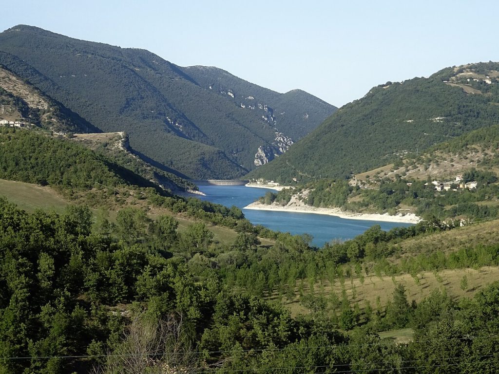 Lago di Fiastra - Foto Helvio ricina - Wikimedia Commons, CC BY-SA 4.0