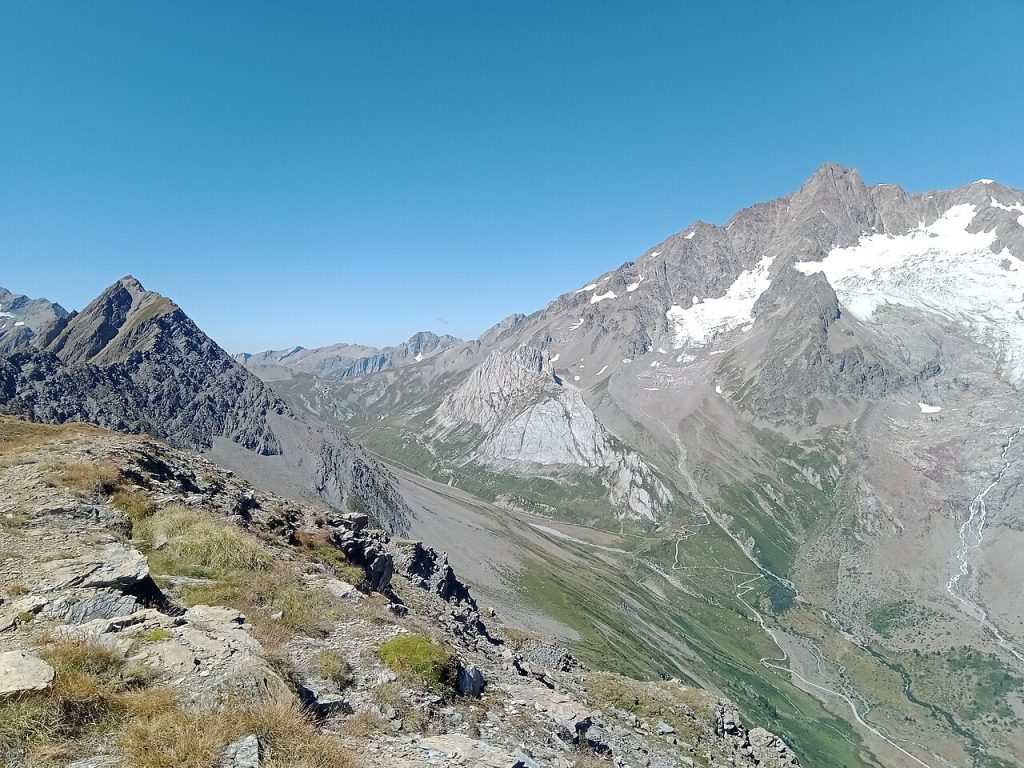Lungo il TMB (Courmayeur) - Foto Rémih - Wikimedia Commons, CC BY-SA 4.0