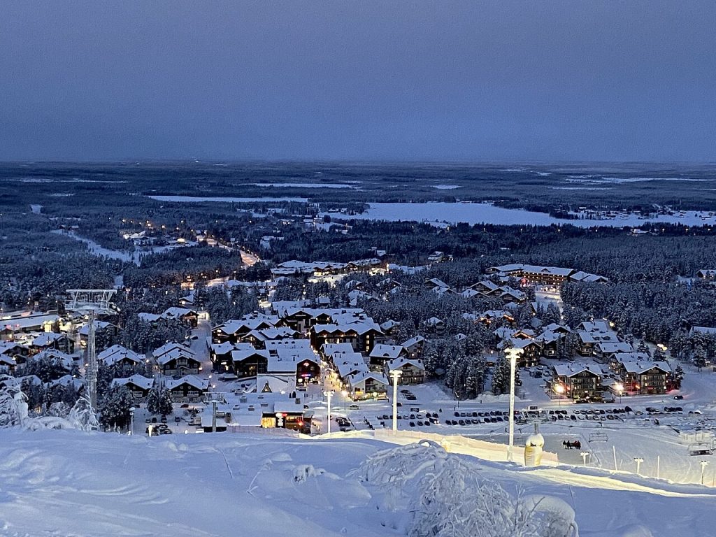 Levi in inverno - Foto DanielMichaelPerry - Wikimedia Commons, CC0