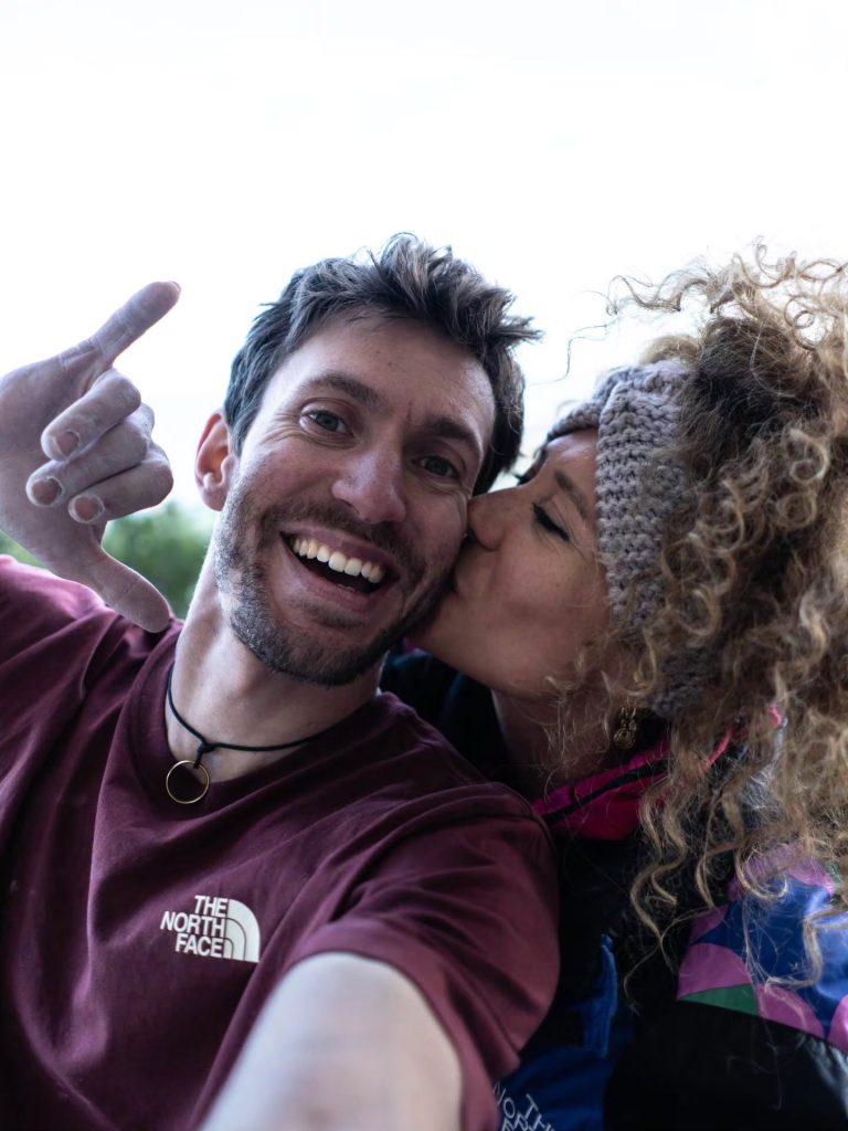 Stefano Ghisolfi e sua moglie Sara Grippo, felici dopo la ripetizione di Ratstaman Vibrations. Foto Instagram Stefano Ghisolfi