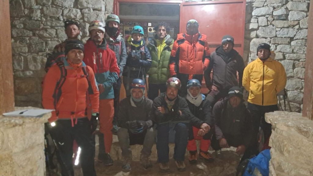 La squadra di soccorso. Foto Associazione delle Guide di Montagna del Perù