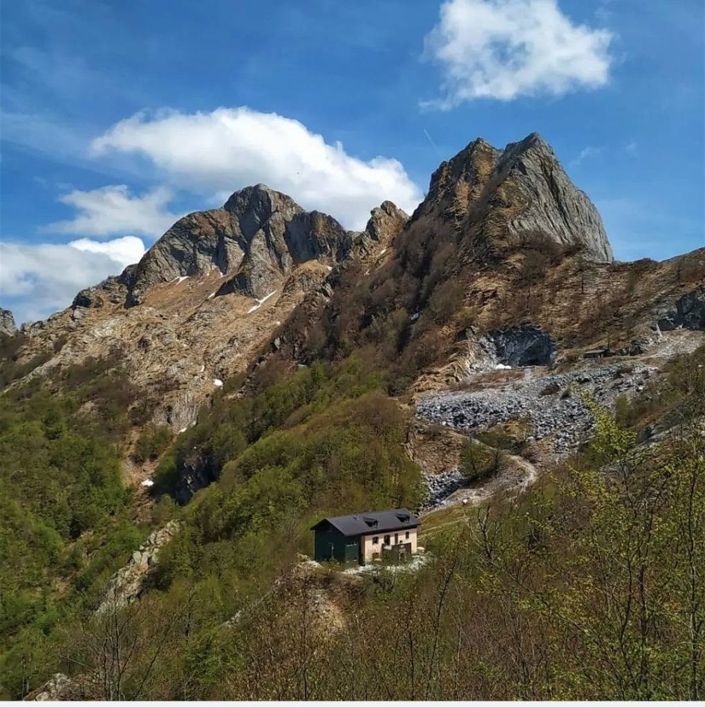 Il rifugio Orto di Donna. Foto Facebook rifugio Orto di Donna
