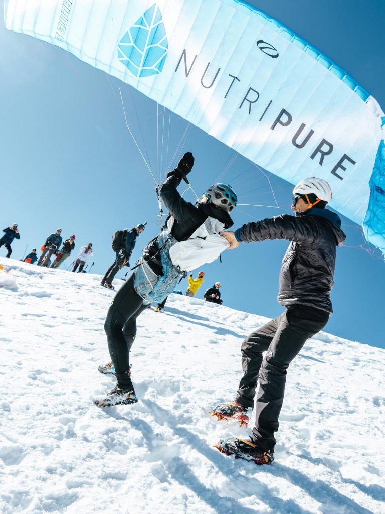 Decollo dalla vetta del Monte Bianco. Foto Instagram Iris Pessey