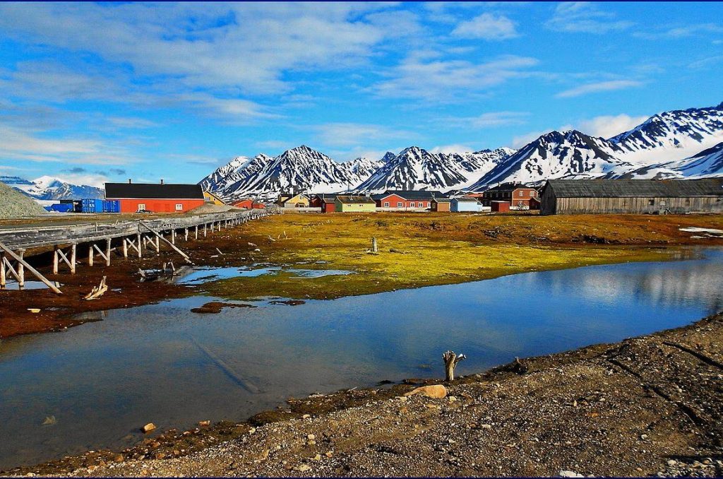 Ny-Ålesund - Foto patano - Wikimedia commons, CC BY-SA 3.0