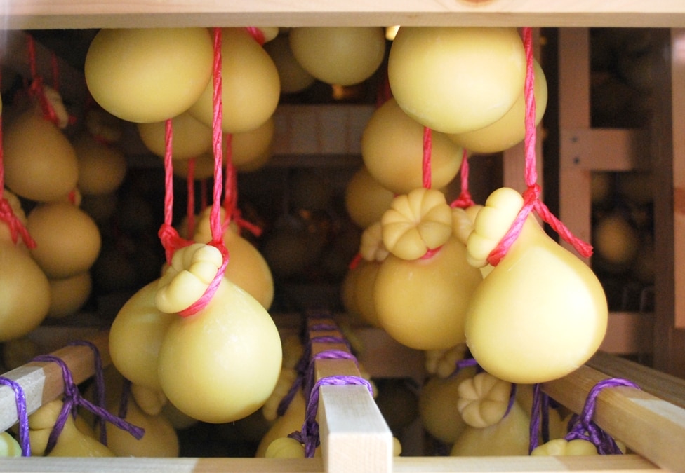Caciocavallo - Foto Captain76 - Wikimedia Commons, Public Domain,