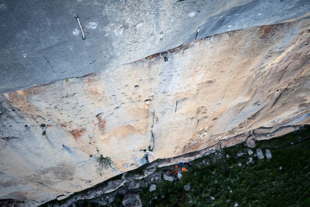 Hugo Parmentier in scalata. Foto Jerome Tanon/Millet