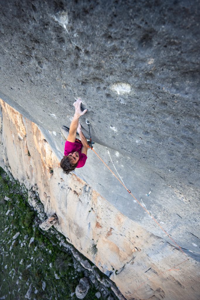 Hugo Parmentier in scalata. Foto Jerome Tanon/Millet