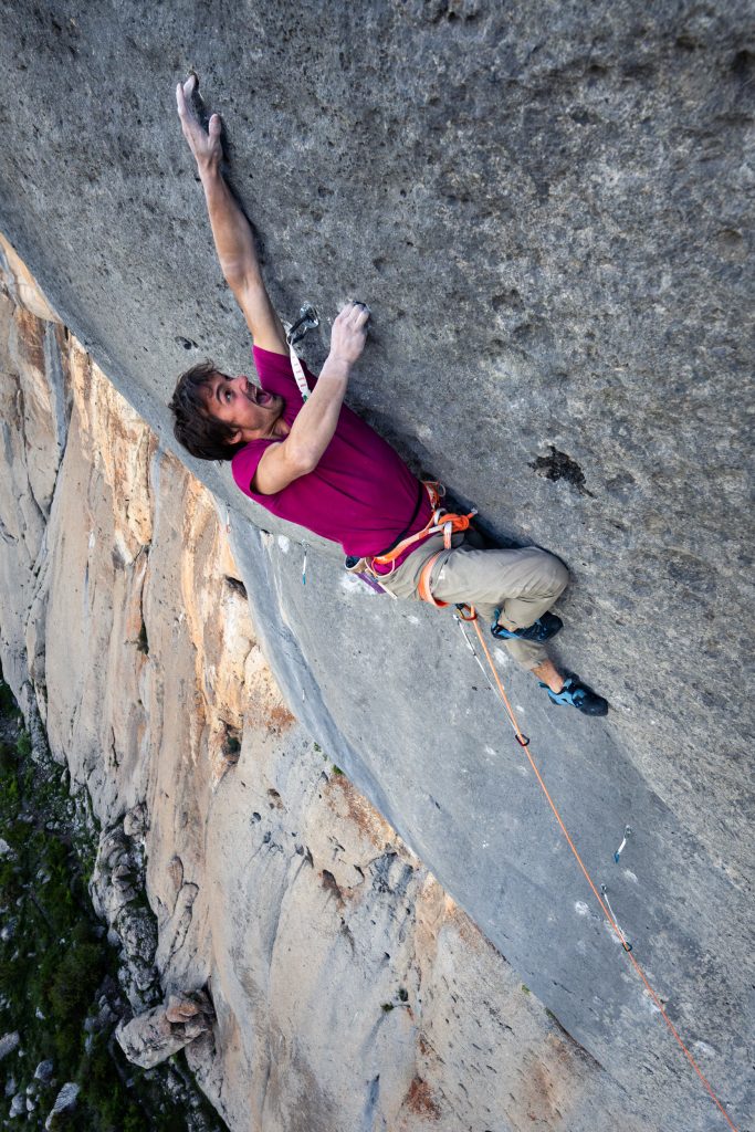 Hugo Parmentier in scalata. Foto Jerome Tanon/Millet