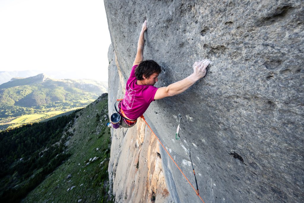 Hugo Parmentier in scalata. Foto Jerome Tanon/Millet