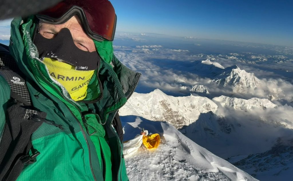 Simone Moro in vetta al Denali. Foto Simone Moro
