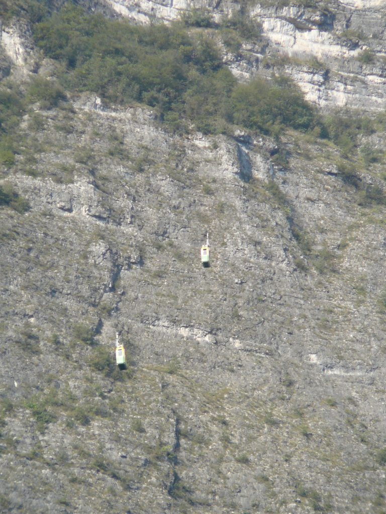 La funivia Mezzocorona-Monte. Foto Wikimedia Comona