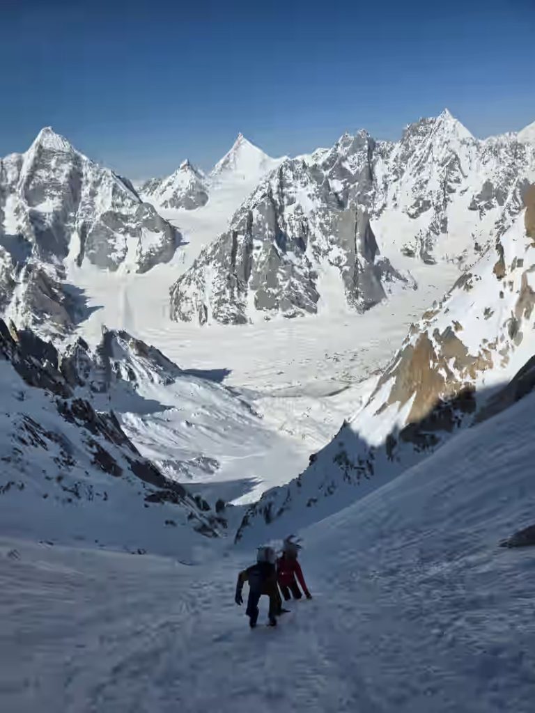 In salita sul Sulu Peak. Foto archivio Della Bordella/Grasso/Ducoli/Mauri