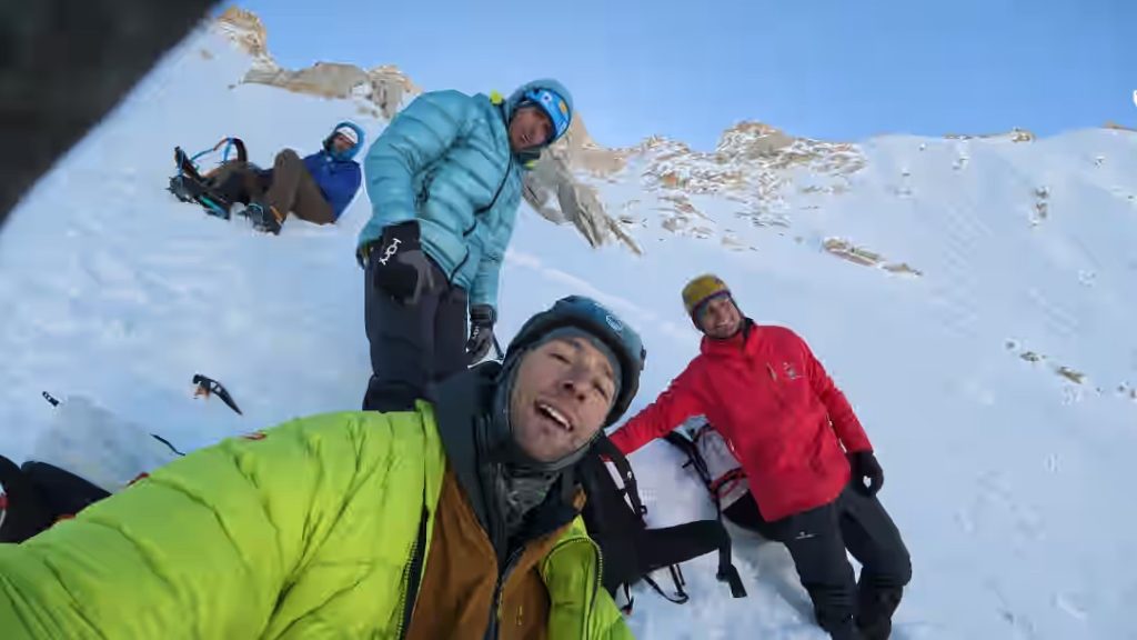 I 4 in salita sul Sulu Peak. Foto archivio Della Bordella/Grasso/Ducoli/Mauri