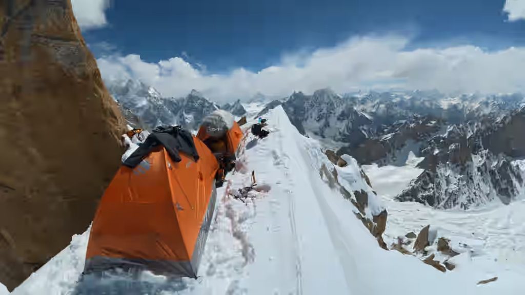 In salita sul Sulu Peak. Foto archivio Della Bordella/Grasso/Ducoli/Mauri