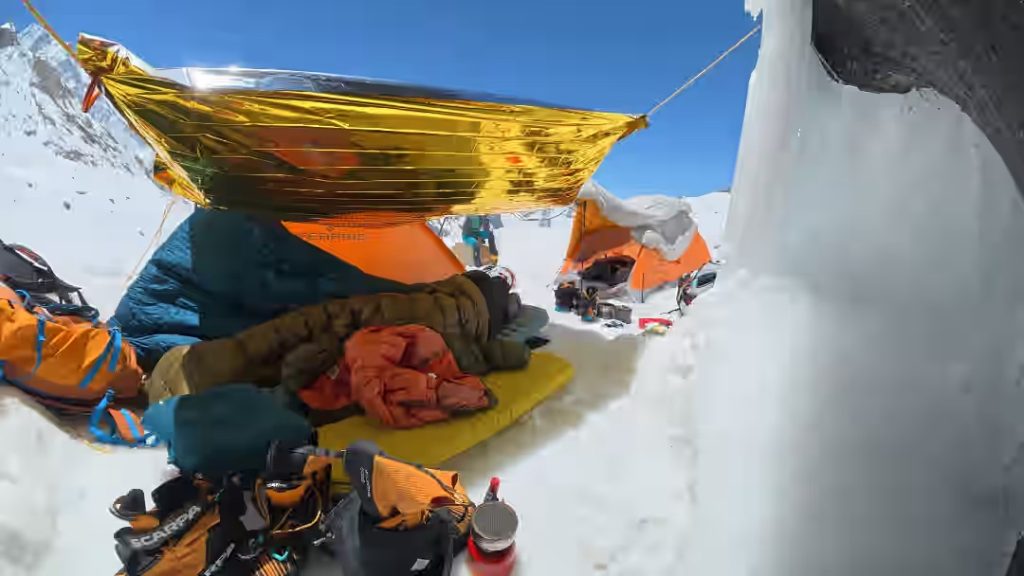In salita sul Sulu Peak. Foto archivio Della Bordella/Grasso/Ducoli/Mauri