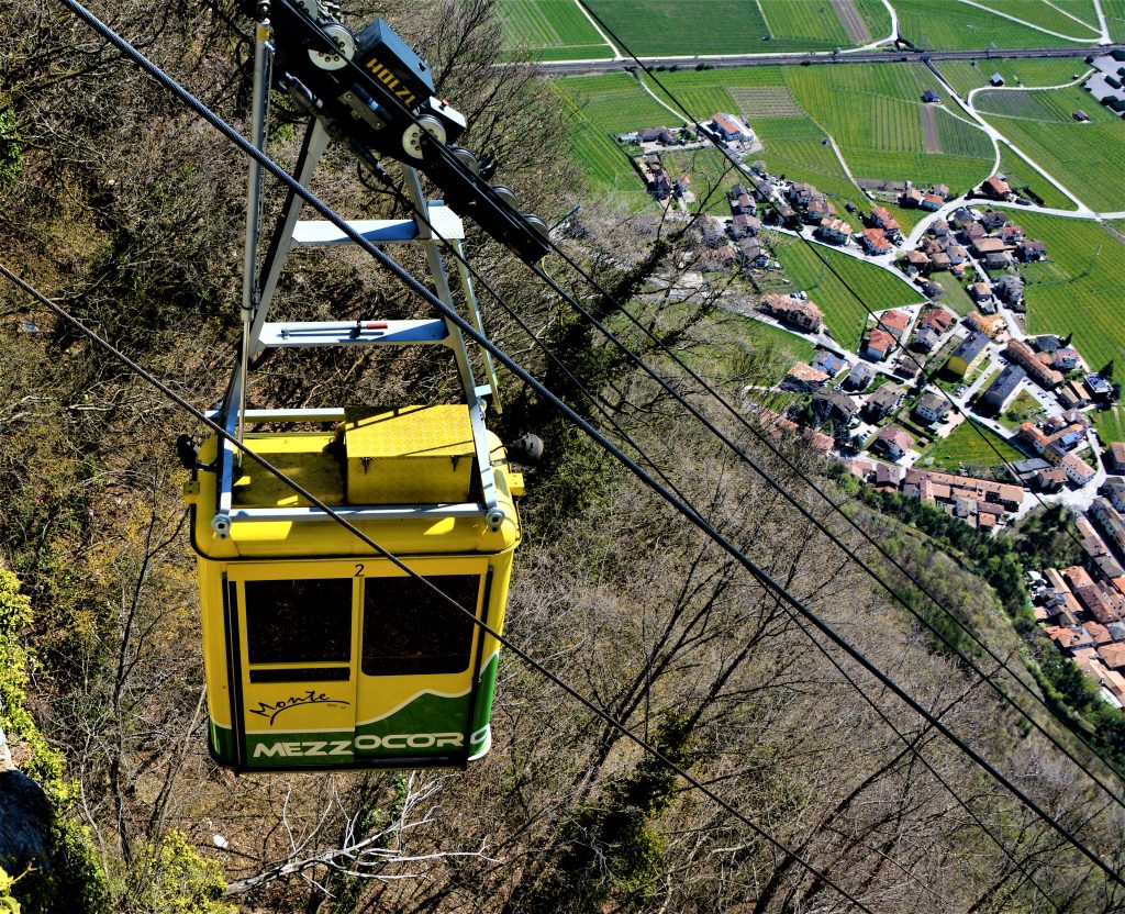 La funivia Mezzocorona-Monte. Foto Wikimedia Comona