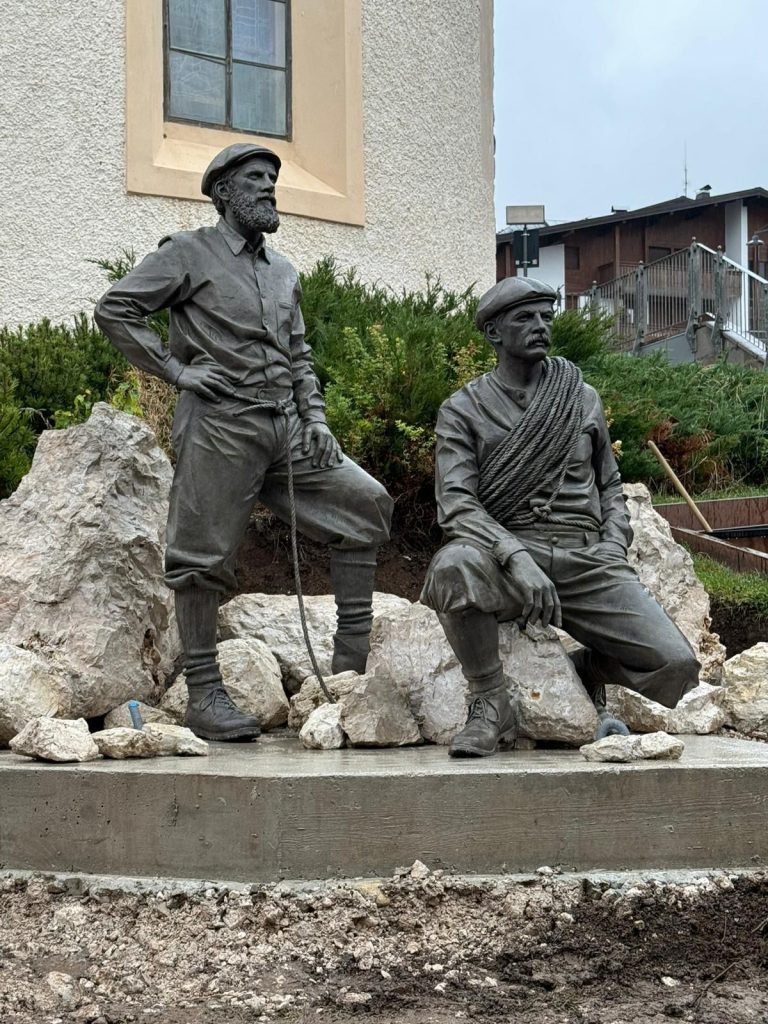 Michele Bettega e Bortolo Zagonel , statua bronzea