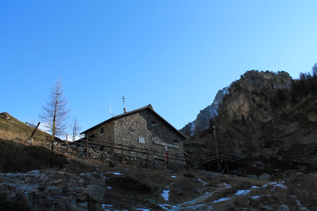 Rifugio Dante Livio Bianco. Foto Wikimedia Commons