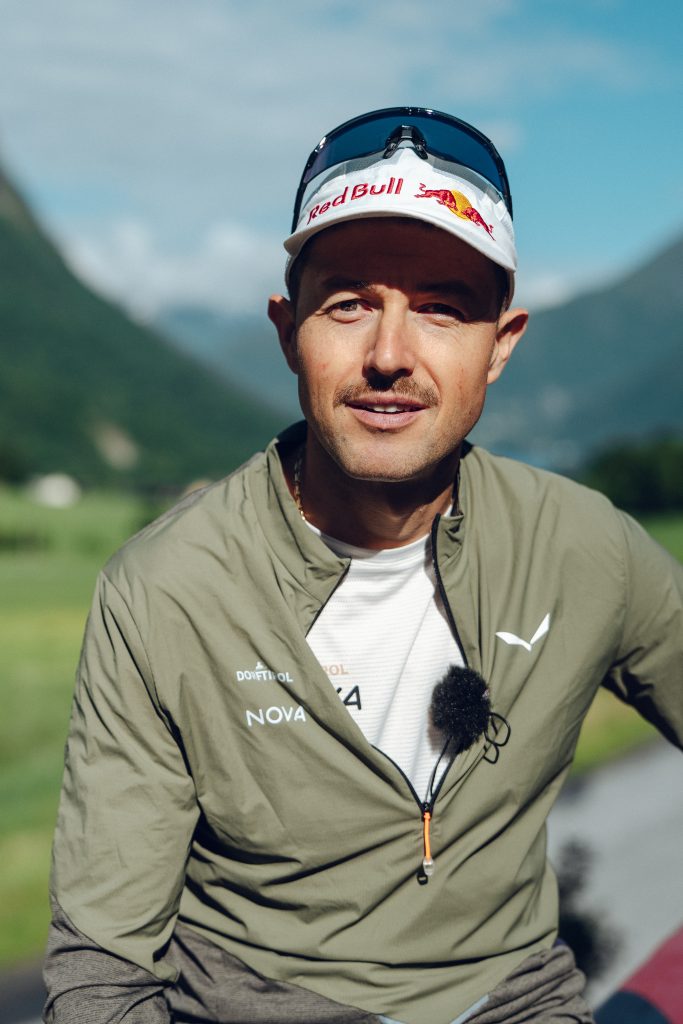 Aaron Durogati durante il tentativo di record. Foto Salewa