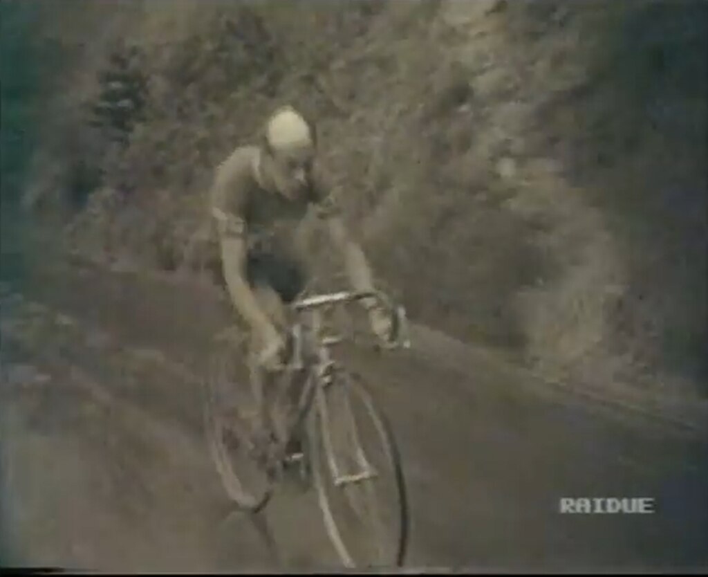 Un fotogramma della tappa Merano-Bondone del Giro 1956