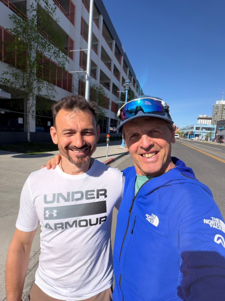 Artem Gurshtein e Simone Moro ad Anchorage. Foto Simone Moro