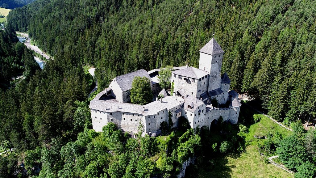 Castel Taufers - Foto Wolkenkratzer - Wikimedia Commons, CC BY-SA 4.0