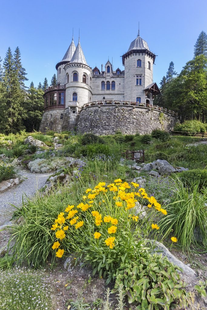 Castel Savoia - foto Alexiscourthoud - Wikimedia Commons, CC BY-SA 4.0