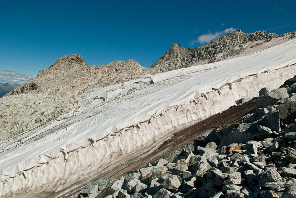 Teli geotessili - Foto Francesco Zanardini - Wikimedia Commons, CC BY-SA 3.0