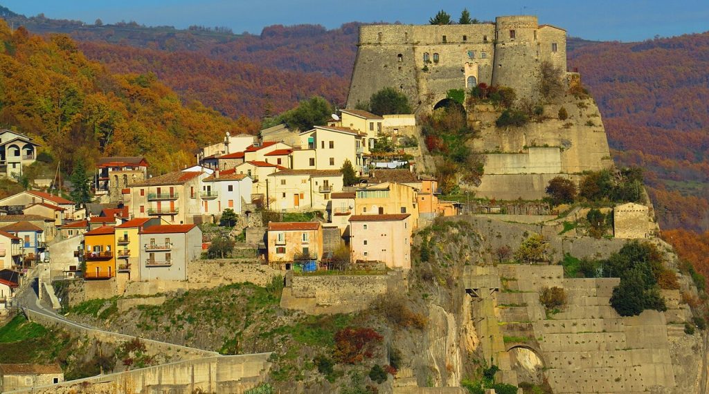 Castelo Pandone - Foto Gianfranco Vitolo - Wikimedia Commons, CC BY-SA 2.0
