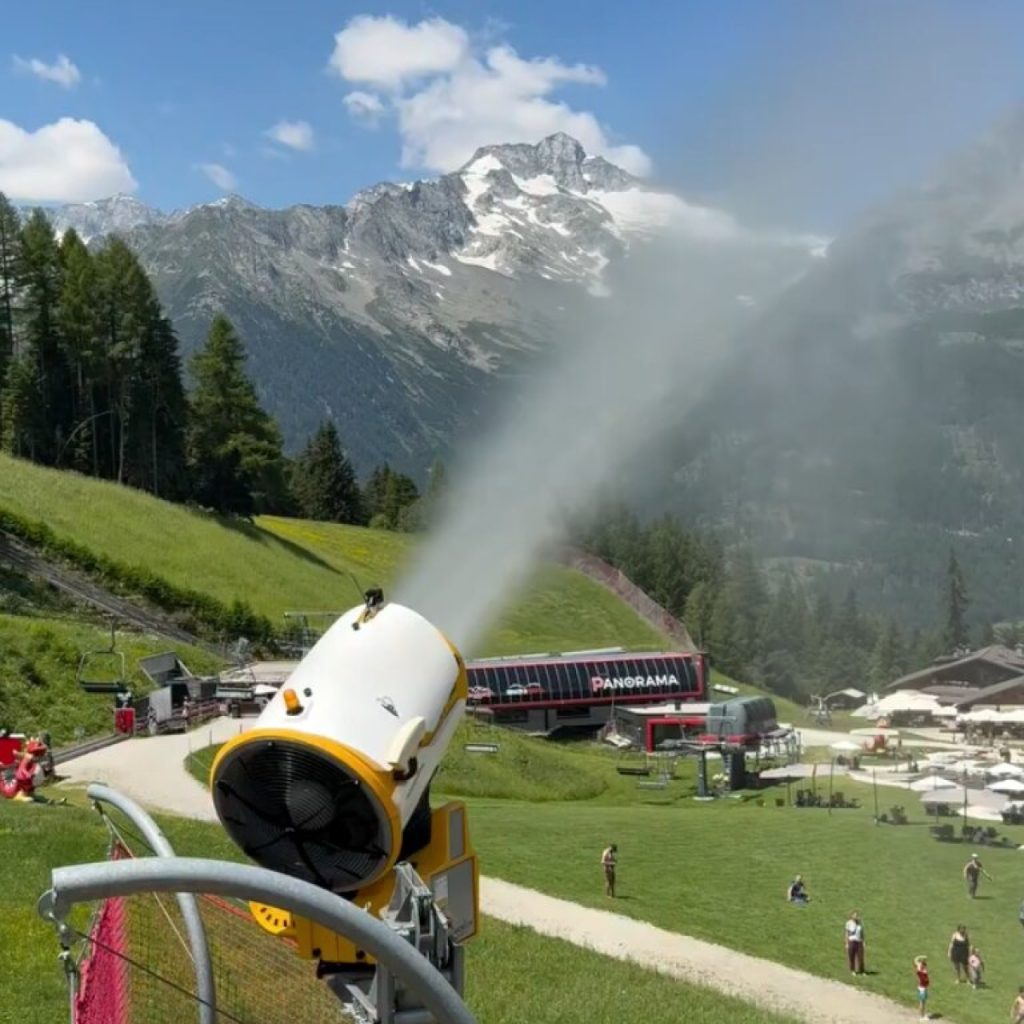 Il cannone sparaneve acceso in estate