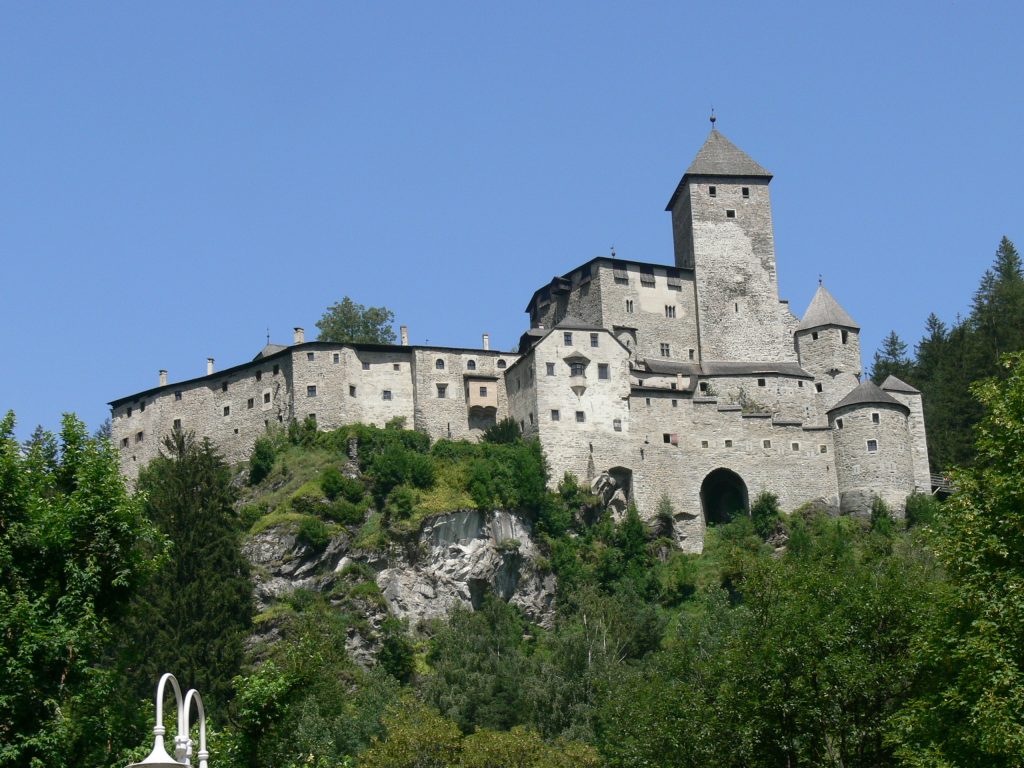 Castel Taufers - Foto Wolfgang Sauber - Wikimedia Commons, CC BY-SA 3.0