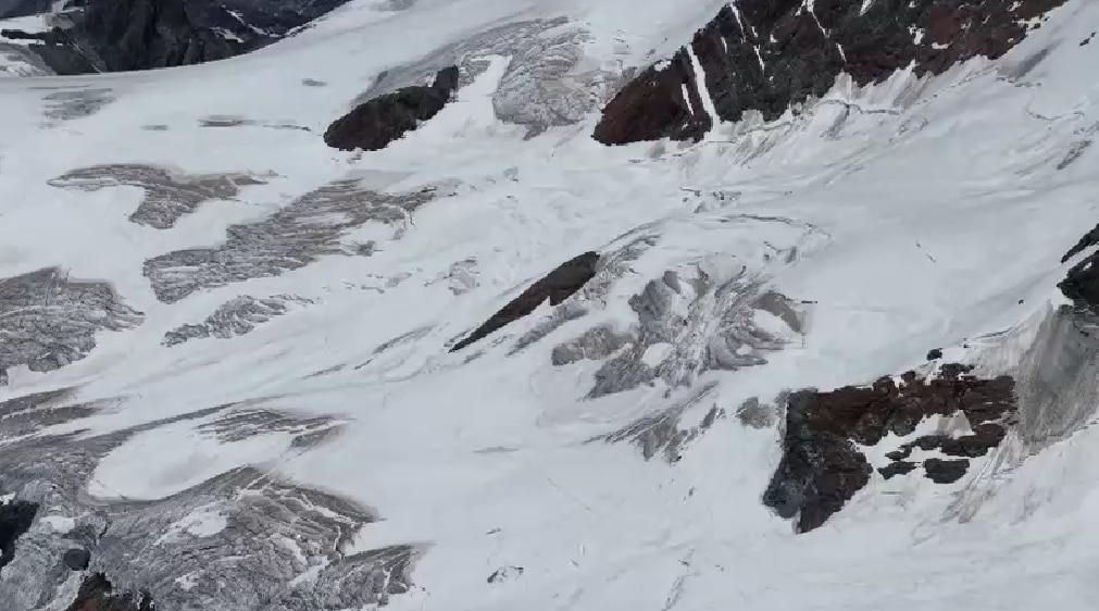 Intervento sul Breithorn orientale - Frame da video Soccorso Alpino Valdostano