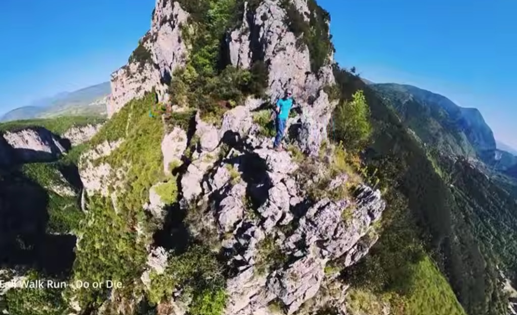 Un frame dal video di Paolo Bacchi